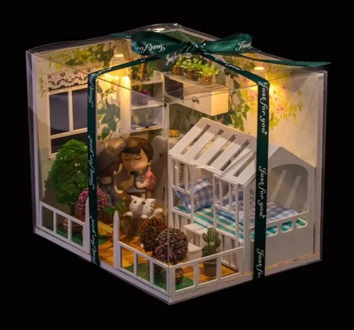 Finished Dollhouse - Fully Completed Miniature Doll House - Best Girlfriend Gifts - Dollhouse Gift - Birthday, Christmas Gift Box & Dolls