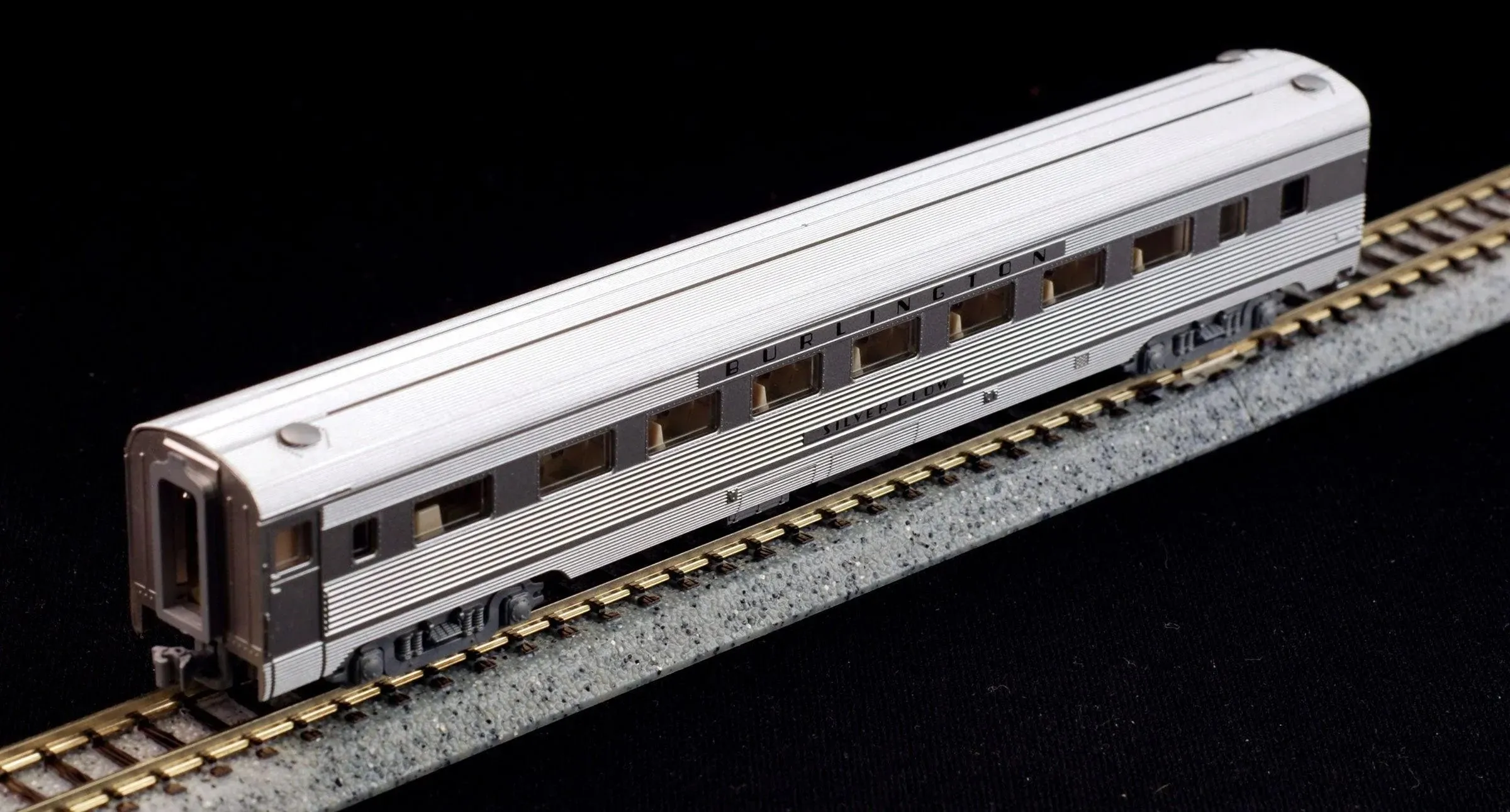 KATO N CB&Q EMD E5A & Silver Streak Zephyr
