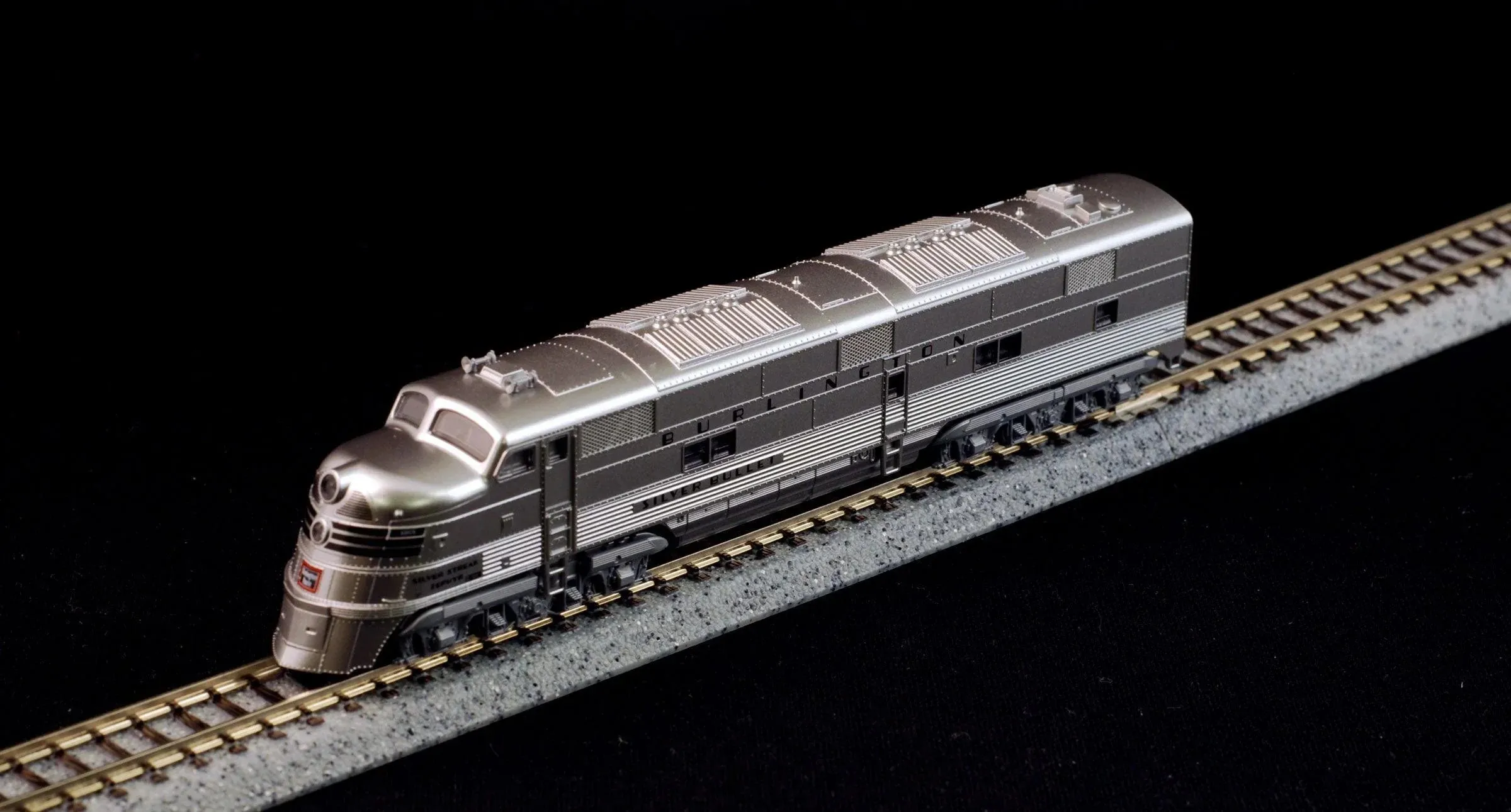 KATO N CB&Q EMD E5A & Silver Streak Zephyr