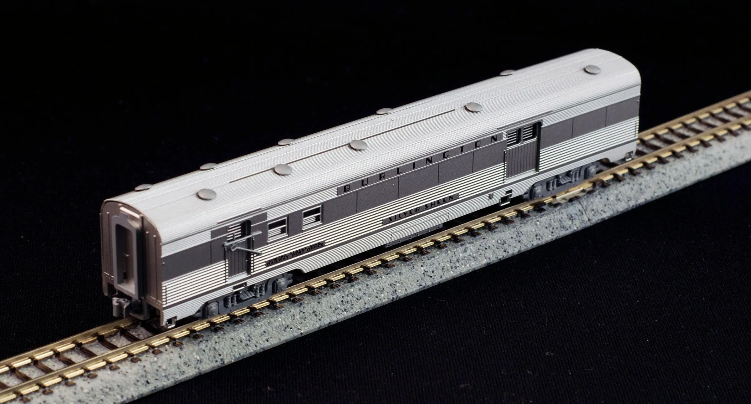 KATO N CB&Q EMD E5A & Silver Streak Zephyr