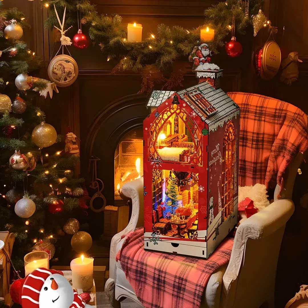 Merry Christmas: Festive Diorama Eco-Friendly Wood LED Book Nook Kit